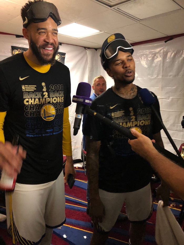 侧翼射手获 侧翼射手获