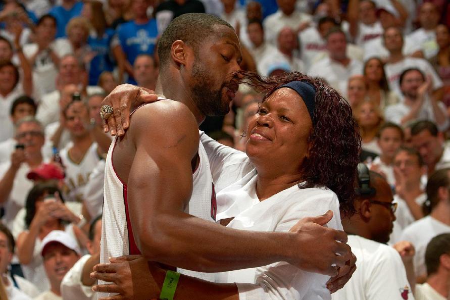 手必出事 手必出事